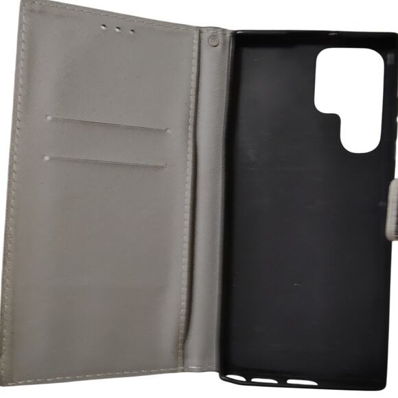 Samsung Galaxy S22 Ultra Case – Lion, Synthetic Leather Protective Wallet Case - Picture 3 of 4